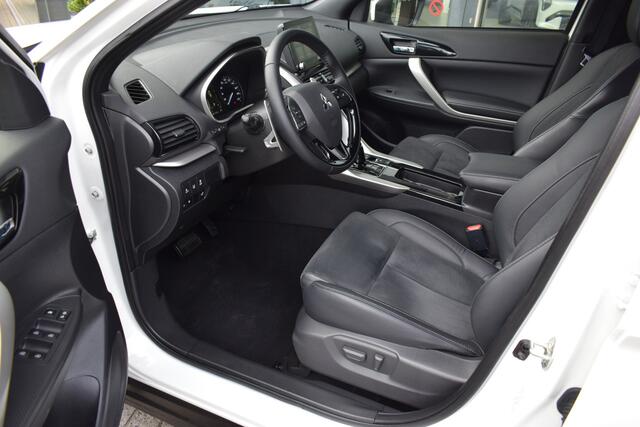 Mitsubishi ECLIPSE Cross 2.4i PHEV Intense+ 4WD Automaat | Climate Control | Cruise Control | Navigatie | Camera | StoelVerwarming | Trekhaak | 8jr.Garantie