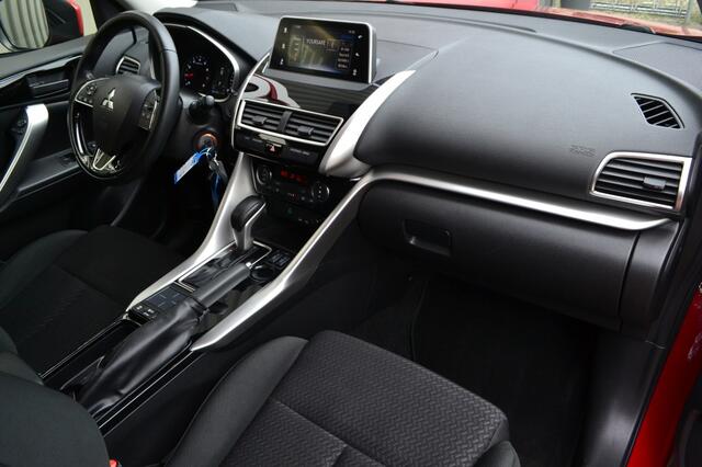 Mitsubishi ECLIPSE 1.5 DI-T Instyle Camera/LED/18'' inch/Carplay