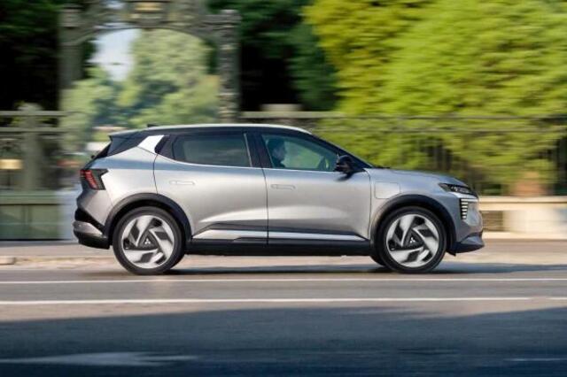 Mitsubishi ECLIPSE Cross EV 87 kWh Instyle / Nieuw Model! / 100% Elektrisch / 621 KM WLTP / 1.100 KG Trekgewicht / Afbeeldingen Kunnen Afwijken Van De Werkelijke Uitvoering /