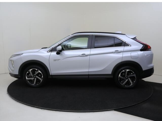 Mitsubishi ECLIPSE Cross 2.4 PHEV Intense 188 PK | Navigatie | Climate Control | Parkeersensoren Achter | Achteruitrijcamera | Keyless Entry | Cruise Control & Snelheidsbegrenzer