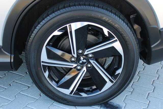 Mitsubishi ECLIPSE Cross 2.4 PHEV Intense+ | Incl. 12 maanden garantie | Cruise control | Trekhaak | Stoelverwarming | DAB radio | Parkeercamera | Navigatie | Climate control |
