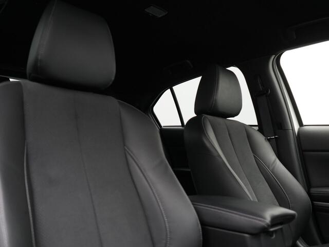 Mitsubishi ECLIPSE Cross 2.4 Intense Plug In Hybrid Dealer O.H PHEV | Camera | Alcantara Sportstoelen Verwarmd | Navigatie | Cruise Control | Keyless | DAB |