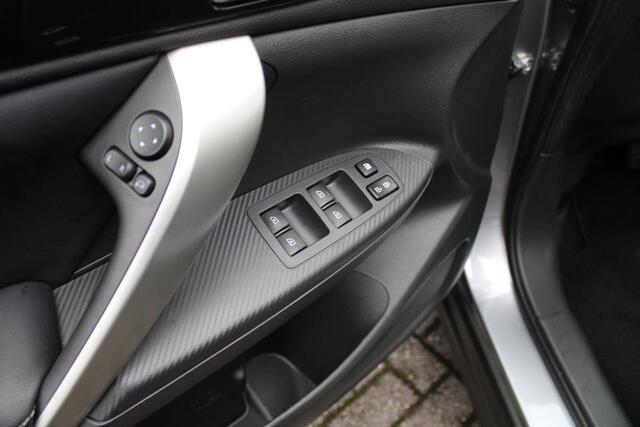 Mitsubishi ECLIPSE Cross 2.4 PHEV Black Edition Automaat, Navigatie, Cruise/Climate control, Apple carplay/Android auto, 360 Camera, Audio/Bluetooth/DAB