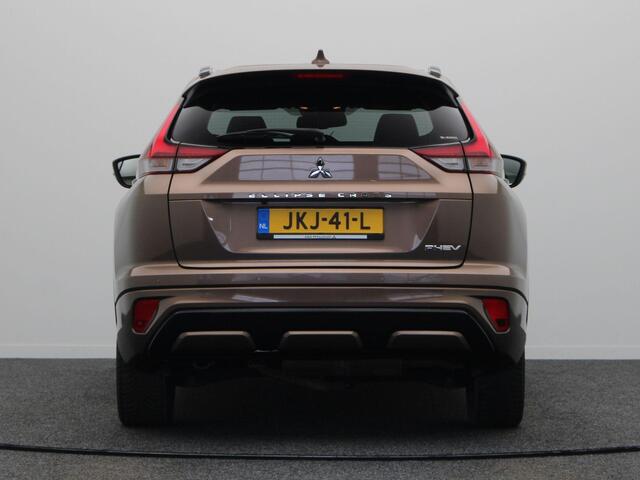 Mitsubishi ECLIPSE Cross 2.4 PHEV Business Executive | Stoelverwarming voor en achter | 360 graden camera | 1500kg geremd |