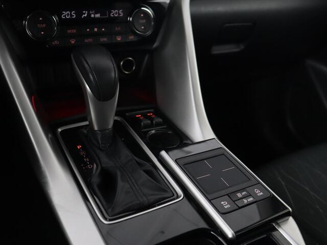 Mitsubishi ECLIPSE Cross 1.5 DI-T First Edition | Trekhaak | 360 Camera | Stoelverwarming | Head-Up | 18'' | Carplay | Keyless | Full LED | Dodehoek detectie | Climate control