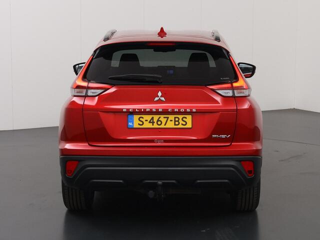 Mitsubishi ECLIPSE Cross 2.4 PHEV Intense | Trekhaak | Parkeercamera | Climate Control | Stoelverwarming | Navigatie via Carplay |