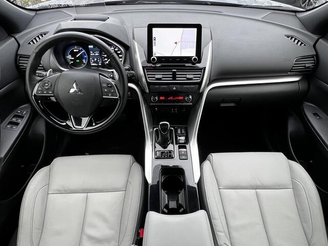 Mitsubishi ECLIPSE Cross 2.4 PLUG-IN HYBRID 4WD S-AWC Executive Automaat / Fabrieksgarantie tot 12-2032* / Trekhaak 1.500 kg / Leder / Elektrische stoelen / Navigatie / Stuur-, stoel - & achterbankverwarming / HUD / Camera 360° / 18" LM wielen + All Season banden /