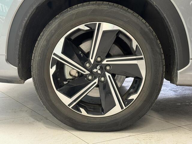 Mitsubishi ECLIPSE Cross 2.4 PHEV Instyle | Schuifdak | Head-up Display | Trekhaak | Leder | Stoelverwarming |