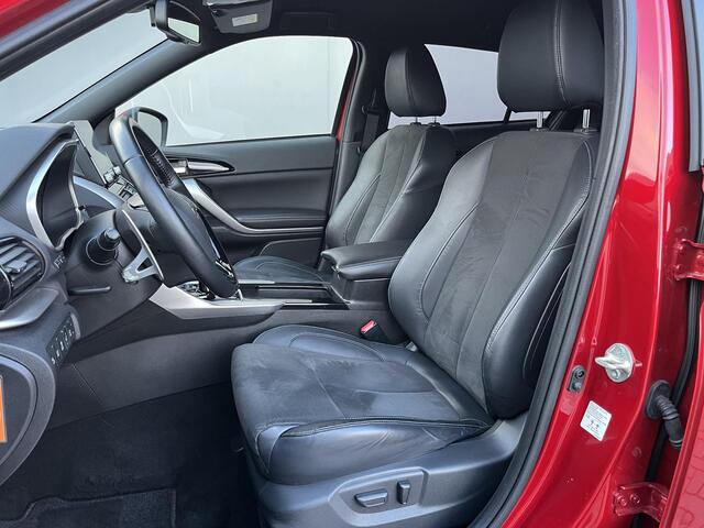 Mitsubishi ECLIPSE Cross 2.4 PHEV First Edition / 8 jaar garantie / Trekhaak 1.500 kg / Adapt. CC / Camera 360° / Navi TomTom / HUD / Apple Carplay Android / Stuur-, stoel- en achterbankverwarming /