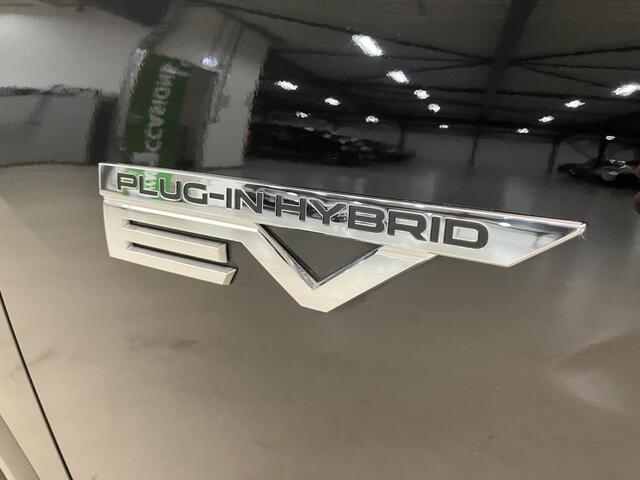 Mitsubishi ECLIPSE Cross 2.4 PHEV Intense / NL Auto / Dealer Onderhouden / Trekhaak 1500 KG / Fabrieksgarantie t/m 04-2030 / Apple CarPlay/Android Auto / Stoelverwarming / Camera / Climate Control / Cruise Control /