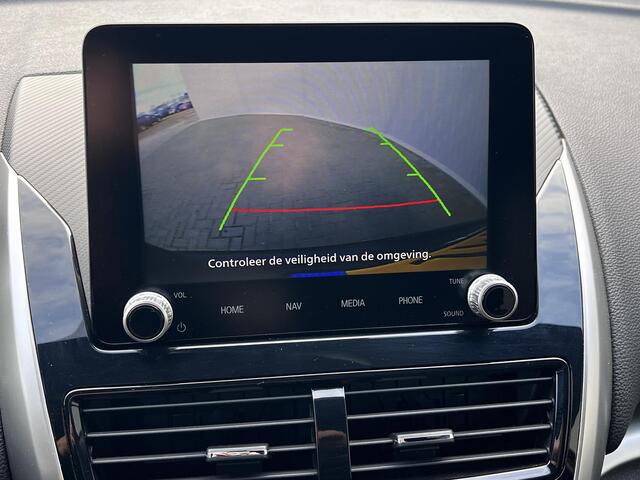 Mitsubishi ECLIPSE Cross 2.4 PHEV Intense+ 4WD S-AWC Automaat / 8 jaar Fabrieksgarantie / 1.500 kg trekgewicht / Elektrische bestuurdersstoel / Navigatie / Stoelverwarming / Apple Carplay Android / 18" LM wielen /