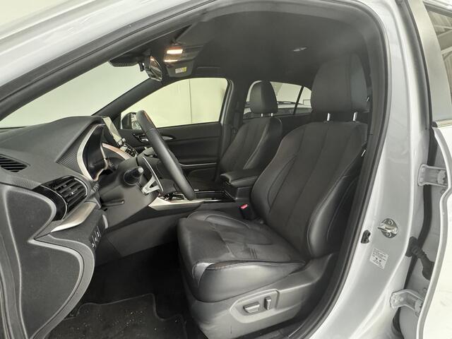 Mitsubishi ECLIPSE Cross 2.4 PHEV Business Executive | Navigatie | 360 Camera | Cruise control adaptief | Elektrische stoel | Stoel + stuurverwarming |