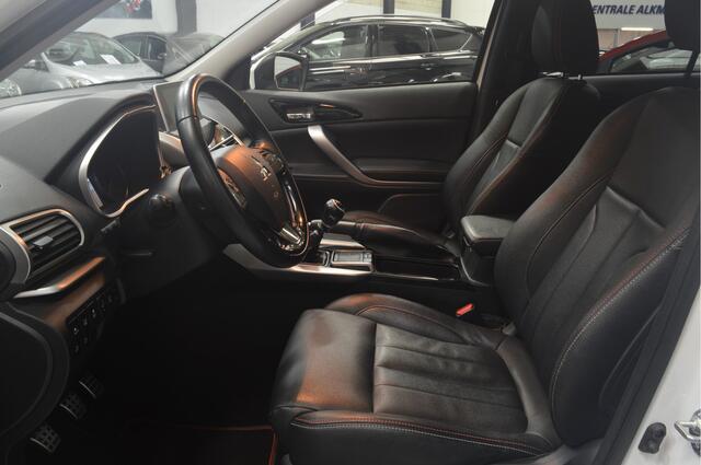 Mitsubishi ECLIPSE Cross 1.5 DI-T Intense S // LEDER // STOELVERWARMING // TREKHAAK // H.U.D. // CLIMA // CRUISE //