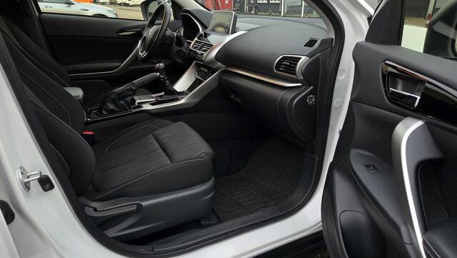 Mitsubishi ECLIPSE Cross 1.5 DI-T Intense