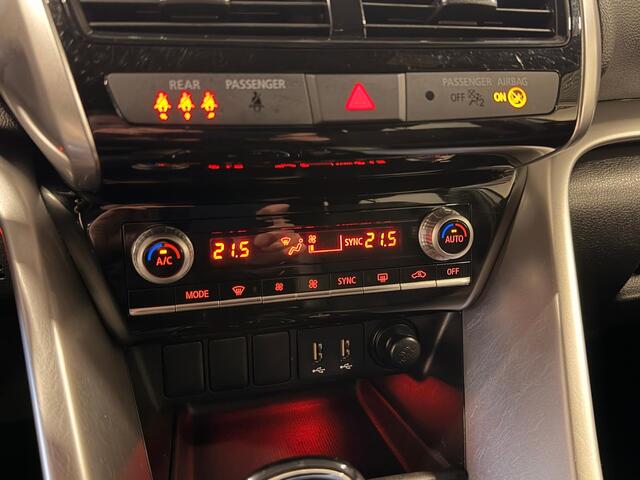 Mitsubishi ECLIPSE Cross 2.4 PHEV Intense / Navi / Trekhaak / Camera / half leder / HUD