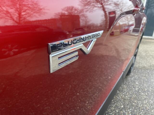 Mitsubishi ECLIPSE Cross 2.4 PHEV Intense+ | All season banden