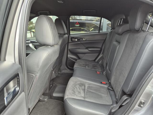 Mitsubishi ECLIPSE Cross 2.4 PHEV First Edition | Trekhaak | Navigatie |