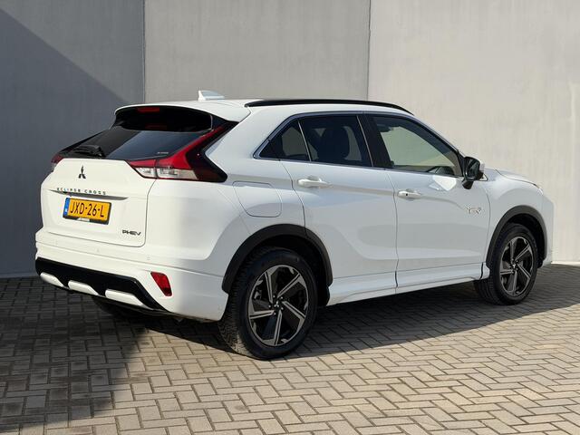 Mitsubishi ECLIPSE Cross 2.4 PHEV Instyle / Fabrieksgarantie tot 05-2030 / Dealer Onderhouden / Schuif Kantel Dak / Camera / Navigatie / Adaptieve Cruise / ApplecarPlay & Android Auto / Lederen Bekleding / Stoel Verwarming / Elektr. Stoelen / Stoel Verwarming /