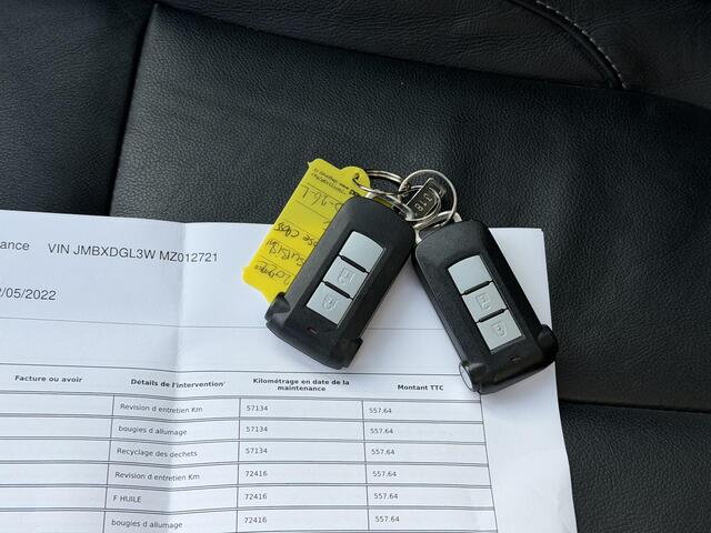 Mitsubishi ECLIPSE Cross 2.4 PHEV Instyle / Fabrieksgarantie tot 05-2030 / Dealer Onderhouden / Schuif Kantel Dak / Camera / Navigatie / Adaptieve Cruise / ApplecarPlay & Android Auto / Lederen Bekleding / Stoel Verwarming / Elektr. Stoelen / Stoel Verwarming /