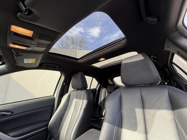 Mitsubishi ECLIPSE Cross 2.4 PHEV Instyle / Fabrieksgarantie tot 05-2030 / Dealer Onderhouden / Schuif Kantel Dak / Camera / Navigatie / Adaptieve Cruise / ApplecarPlay & Android Auto / Lederen Bekleding / Stoel Verwarming / Elektr. Stoelen / Stoel Verwarming /