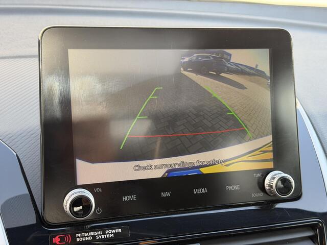 Mitsubishi ECLIPSE Cross 2.4 PHEV Instyle / Fabrieksgarantie tot 05-2030 / Dealer Onderhouden / Schuif Kantel Dak / Camera / Navigatie / Adaptieve Cruise / ApplecarPlay & Android Auto / Lederen Bekleding / Stoel Verwarming / Elektr. Stoelen / Stoel Verwarming /