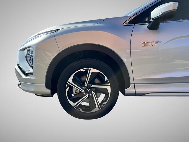 Mitsubishi ECLIPSE Cross 2.4 PHEV Executive | Stuur- + Stoelverwarming | Dodehoek Detectie | Adapt. Cruise Control | 360° Camera | Rijklaarprijs!