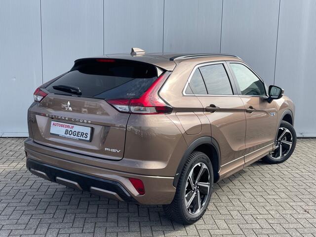 Mitsubishi ECLIPSE Cross 2.4 PHEV Black Edition Navigatie, Climate Control, Cruise Control, Afn.Trekhaak, Stoel/Stuurverwarming,