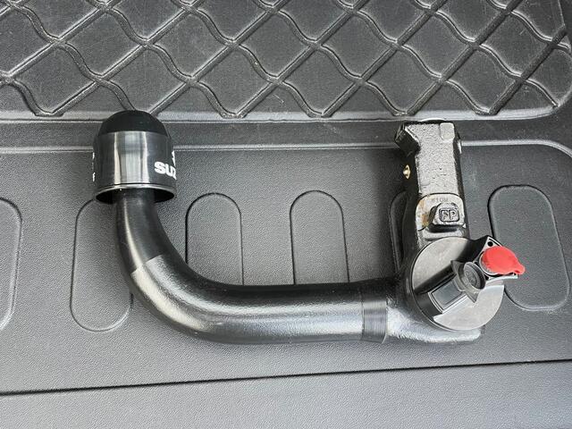 Mitsubishi ECLIPSE Cross 2.4 PHEV Black Edition Navigatie, Climate Control, Cruise Control, Afn.Trekhaak, Stoel/Stuurverwarming,