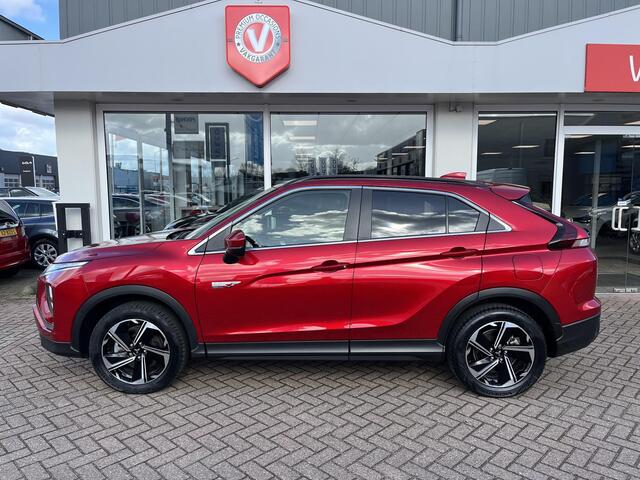 Mitsubishi ECLIPSE Cross 2.4 PHEV Intense incl.:AppleCarplay/AndroidAuto, LM velgen, ParkeerhulpCamera, Trekhaak, Cruise Controle, Climate Control, Stoelverwarming.