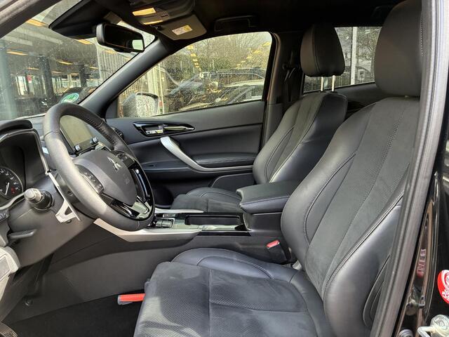 Mitsubishi ECLIPSE Cross 2.4 PHEV Intense+ | Navigatie | Achteruitrijcamera | FABRIEKSGARANTIE TOT 12-2032!