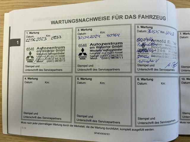 Mitsubishi ECLIPSE Cross 2.4 PHEV Executive Automaat / Fabrieksgarantie 8 Jaar / Afneembare trekhaak (1.500KG) / Dealer Onderhouden / Stoel-/Stuur-/Achterbankverwarming / Navigatie / Apple Carplay/Android Auto / Achteruit-/360 Camera /