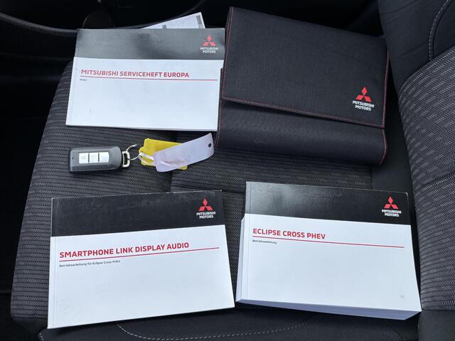 Mitsubishi ECLIPSE Cross 2.4 PHEV Intense 4WD S-AWC / Cruise Control / Climate Control / 1.500 kg trekgewicht / Stoelverwarming / Appel CarPlay & Android Auto / Achteruitrijcamera /