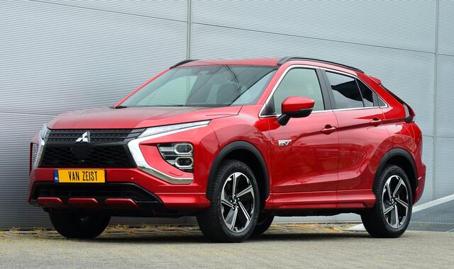 Mitsubishi ECLIPSE Cross PHEV 2.4 EXECUTIVE 4WD | PLUG IN HYBRID | SoH % | V2H | ADAPTIEF CRUISE | ALL SEASON BANDEN | TREKHAAK 1500KG | DODEHOEK ASSISTENT | 360 CAMERA | FABRIEKSGARANTIE TOT 19-12-2032* | NP ¤ 47.384,- | ALL IN RIJKLAA