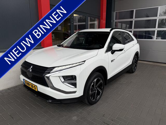 Mitsubishi ECLIPSE Cross 2.4 PHEV Intense+ 8 Jaar fabrieksgarantie / Dealer Onderhouden / Stoelverwarming / Achteruitrijcamera