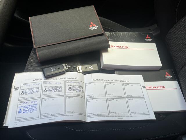 Mitsubishi ECLIPSE Cross 2.4 PHEV Intense // LED // CAMERA // KEYLESS // CARPLAY // CLIMA // STOELVERWARMING //