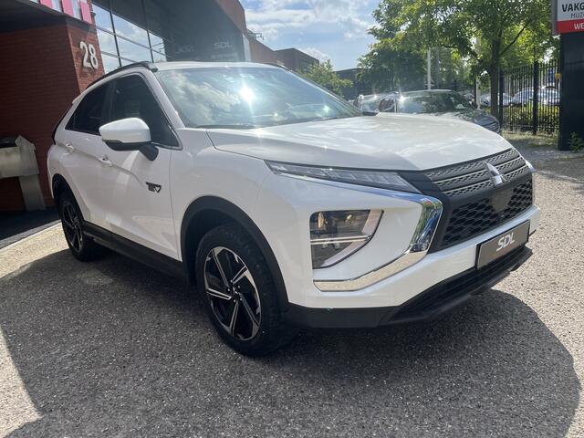 Mitsubishi ECLIPSE Cross 2.4 PHEV Intense // LED // CAMERA // KEYLESS // CARPLAY // CLIMA // STOELVERWARMING //