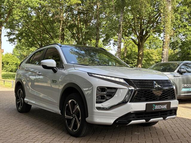 Mitsubishi ECLIPSE Cross 2.4 PHEV Instyle | Panoramadak | Leder | Head-up | Stoel en stuurverwarming | FABRIEKSGARANTIE TOT 06-2029!