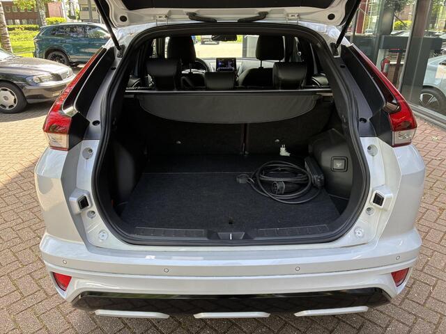 Mitsubishi ECLIPSE Cross 2.4 PHEV Instyle | Panoramadak | Leder | Head-up | Stoel en stuurverwarming | FABRIEKSGARANTIE TOT 06-2029!