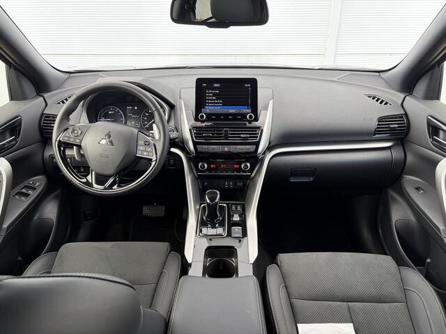 Mitsubishi ECLIPSE Cross 2.4 PHEV Business Intense+ / Achterbank verwarmd / Navigatiesysteem / Apple Carplay/Android Auto /