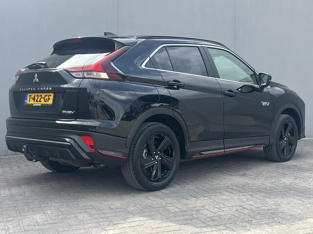 Mitsubishi ECLIPSE Cross 2.4 PHEV Black Edition / Trekhaak (1.500KG) / 8 jaar garantie / Cruise Control / Airco / Voor&Achter Stoelverwarming / Dode Hoek Detectie / Keyless Start&Entry / Apple Carplay&Android Auto / Full-Map Navigatie / Carbon Details / Parkeersensoren / Ro