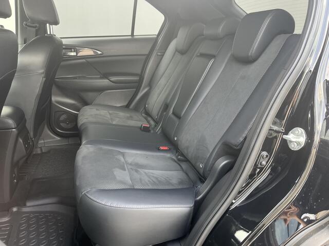 Mitsubishi ECLIPSE Cross 2.4 PHEV Black Edition / Trekhaak (1.500KG) / 8 jaar garantie / Cruise Control / Airco / Voor&Achter Stoelverwarming / Dode Hoek Detectie / Keyless Start&Entry / Apple Carplay&Android Auto / Full-Map Navigatie / Carbon Details / Parkeersensoren / Ro