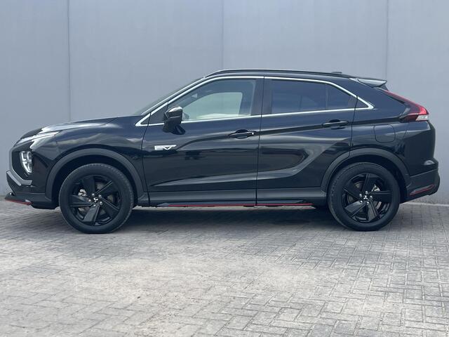 Mitsubishi ECLIPSE Cross 2.4 PHEV Black Edition / Trekhaak (1.500KG) / 8 jaar garantie / Cruise Control / Airco / Voor&Achter Stoelverwarming / Dode Hoek Detectie / Keyless Start&Entry / Apple Carplay&Android Auto / Full-Map Navigatie / Carbon Details / Parkeersensoren / Ro