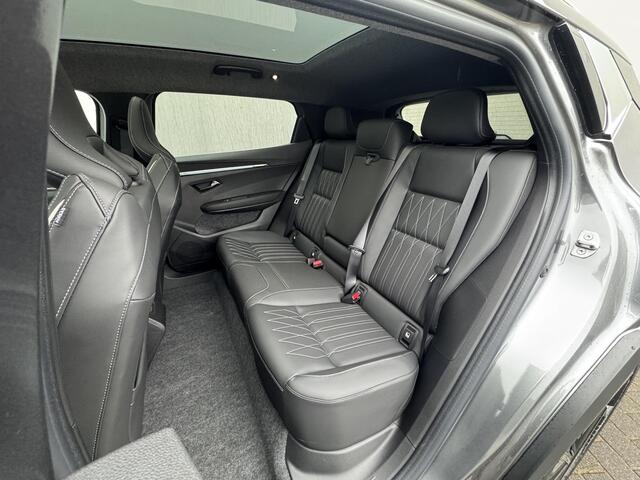 Mitsubishi ECLIPSE Cross Instyle 87 kWh / ¤5.000,- Voordeel op nieuwprijs / Direct leverbaar / Panoramadak / Harman Kardon Audio / Lederen bekleding / 20" Lichtmetalen velgen /