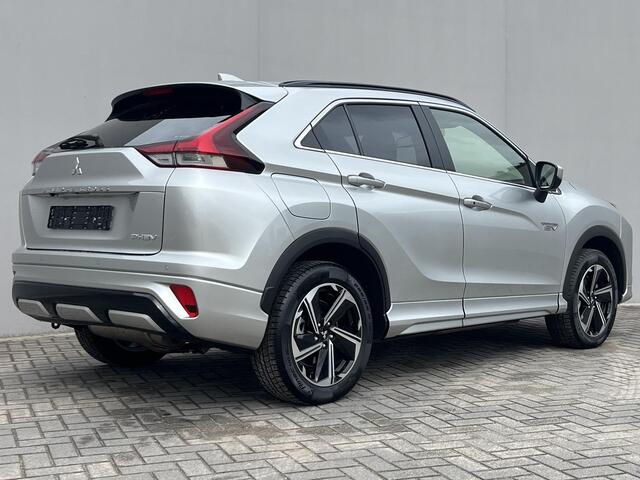 Mitsubishi ECLIPSE Cross 2.4 PHEV Executive / 8 Jaar Fabrieksgarantie / All Season Banden / 5 Rijmodus / Cruise Control / Voor&Achter Stoelverwarming / 360 Camera / Parkeersensoren / Airco / Dode Hoek Detectie / Apple Carplay&Android Auto / Full-Map Navigatie /