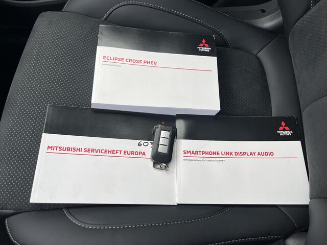 Mitsubishi ECLIPSE Cross 2.4 PHEV Executive / 8 Jaar Fabrieksgarantie / All Season Banden / 5 Rijmodus / Cruise Control / Voor&Achter Stoelverwarming / 360 Camera / Parkeersensoren / Airco / Dode Hoek Detectie / Apple Carplay&Android Auto / Full-Map Navigatie /
