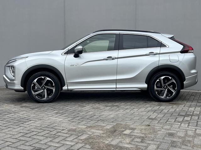 Mitsubishi ECLIPSE Cross 2.4 PHEV Executive / 8 Jaar Fabrieksgarantie / All Season Banden / 5 Rijmodus / Cruise Control / Voor&Achter Stoelverwarming / 360 Camera / Parkeersensoren / Airco / Dode Hoek Detectie / Apple Carplay&Android Auto / Full-Map Navigatie /