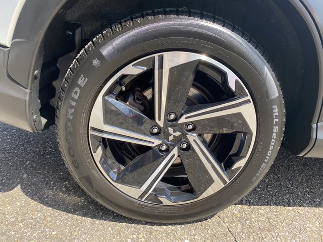Mitsubishi ECLIPSE Cross 2.4 PHEV First Edition | All Seasons