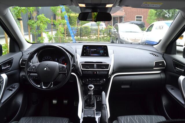 Mitsubishi ECLIPSE Cross 1.5 DI-T First Edition NAP | Head up display | Trekhaak