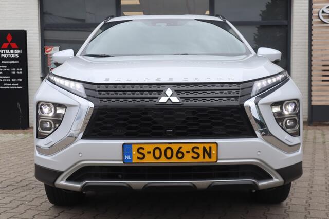 Mitsubishi ECLIPSE Cross 2.4 PHEV Intense+ | Trekhaak | Carplay | Standkachel