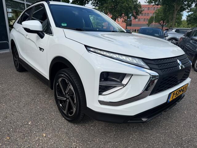 Mitsubishi ECLIPSE Cross 2.4 PHEV Intense | Trekhaak | Navigatie op Android&Apple